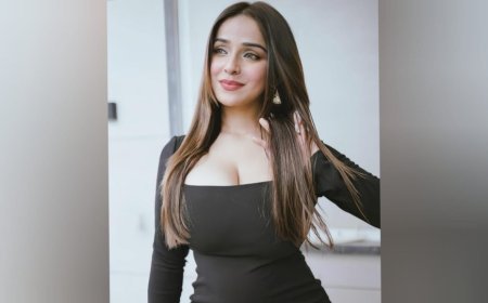 Navya Tiwari Honoured as Best Instagram Influencer in Fashion by SCARD