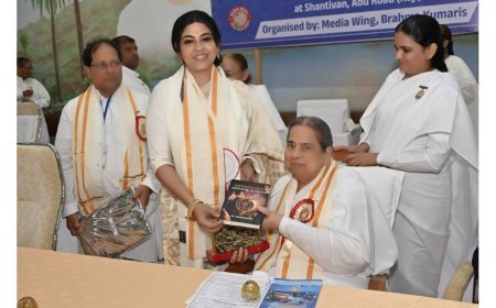 Dr. Sohini Sastri Shines as Guest of Honor at the Rashtriya Media Maha Sammelan 2025 Held at the Brahma Kumaris Headquarters