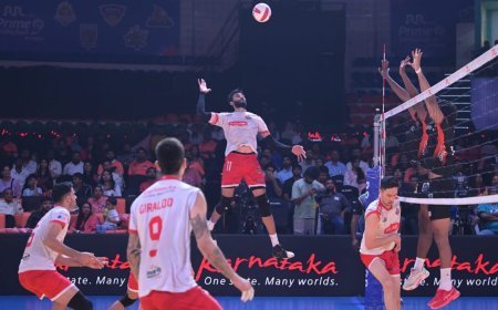 PVL 2025 Season 4 (Match 31): Kolkata Thunderbolts shine bright on Diwali night with 3–1 victory over Hyderabad Black Hawks