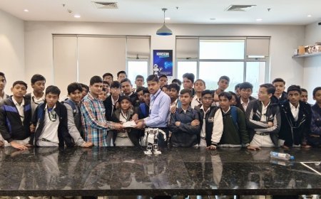 Daily Hands-on Educational Activity at the Robotics Gallery for School Students: An Enthusiastic Experience with Technical Learning
